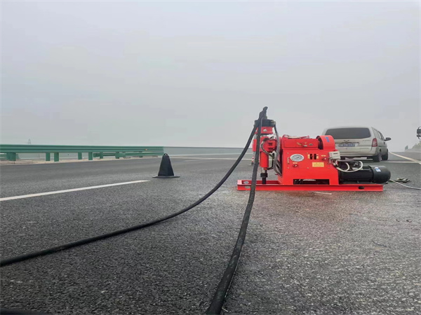 南岳马路路基路面开裂下沉注浆加固灌浆