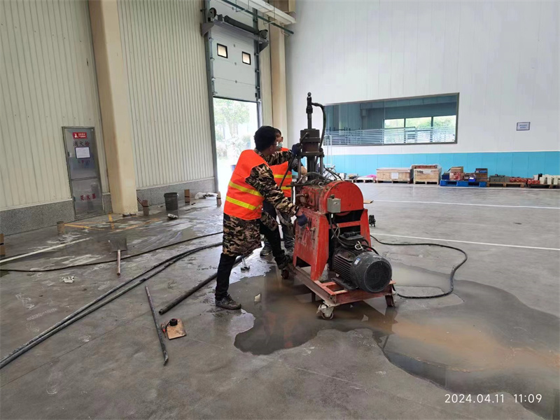 南岳厂房地面下沉塌陷注浆加固施工